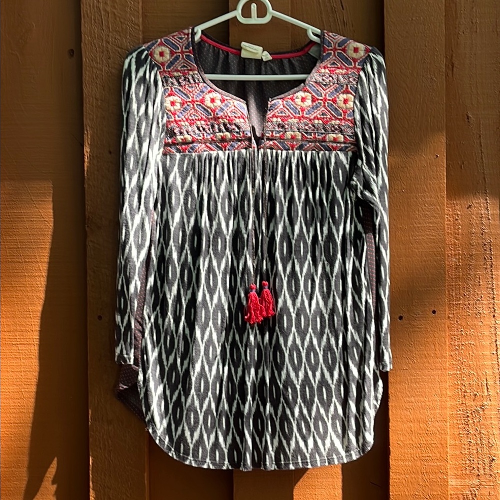 Anthropologie Black and Red Patterned Women's Top XS